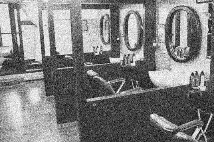 KINGMAN BARBER四ッ谷2ndの内観・外観1