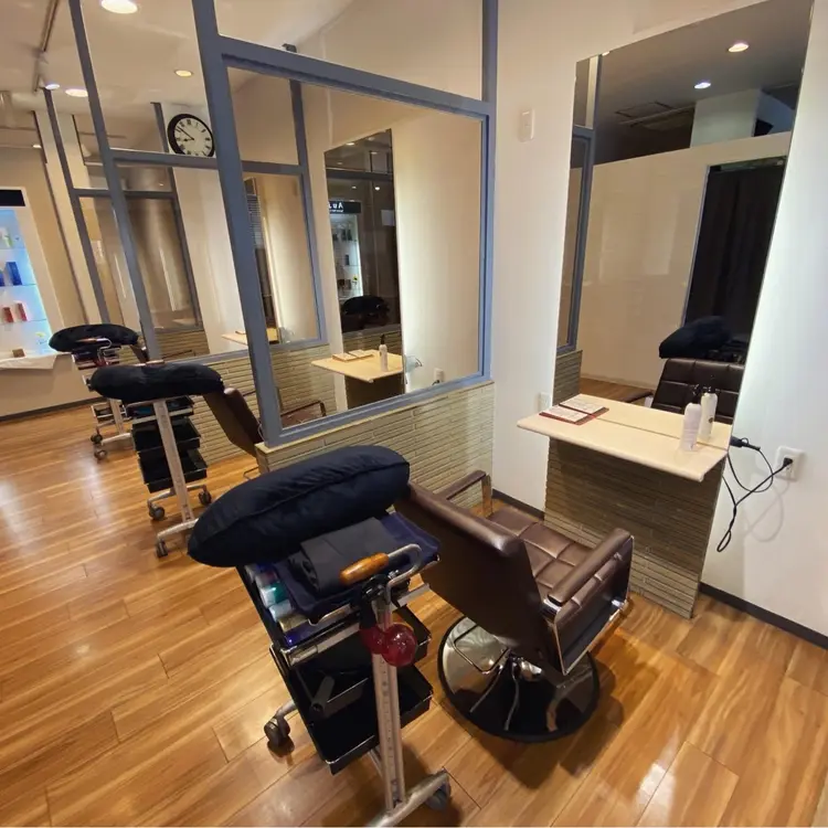 DOI HAIR MAKE MODEの内観・外観3