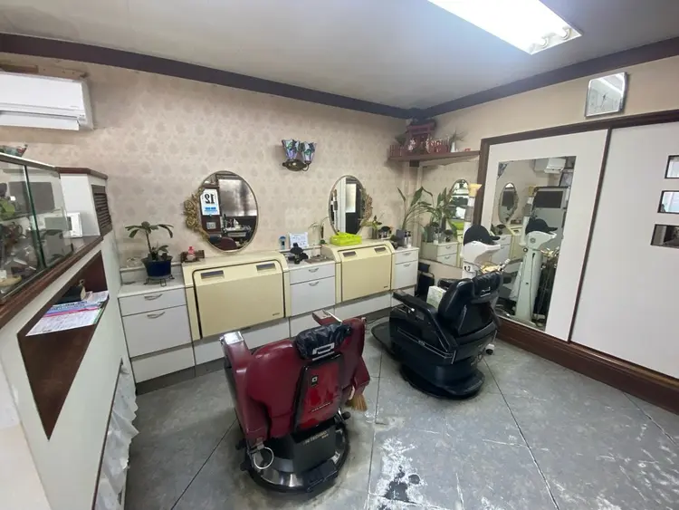 ヘアーサロン荒木の内観・外観2