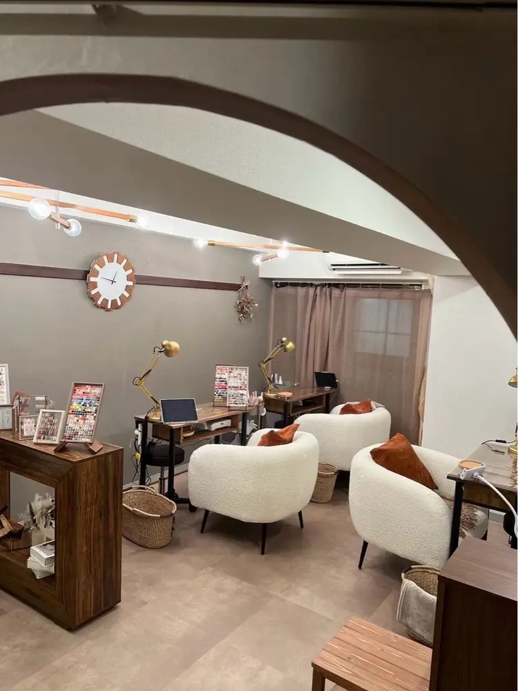 nail salon LILi third.の内観・外観2