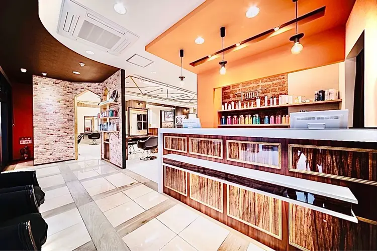 HAIR&MAKE EARTH 大分森町店の内観・外観2