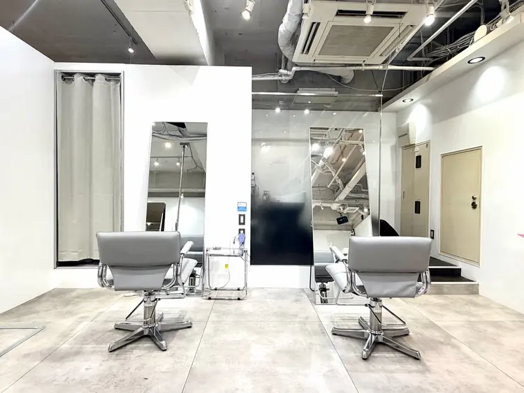 CHIC-美髪韓国ヘア専門店の内観・外観2