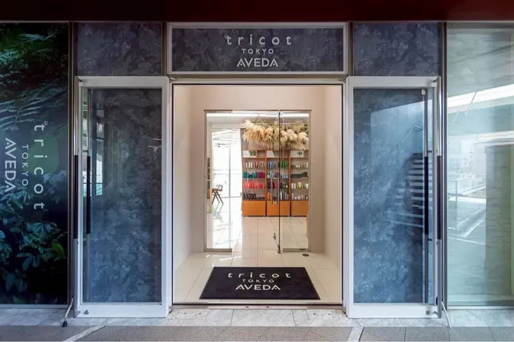 tricot TOKYO AVEDA 表参道店の内観・外観1