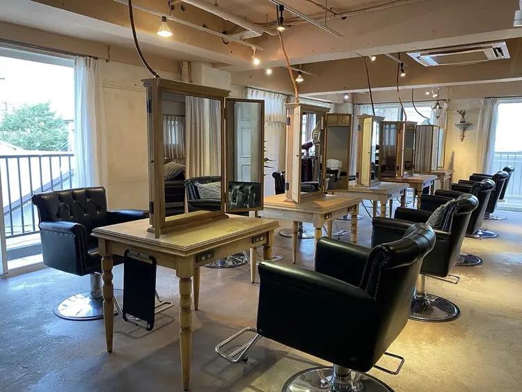 FLICK HAIR SALON 梅田茶屋町2号店の内観・外観1