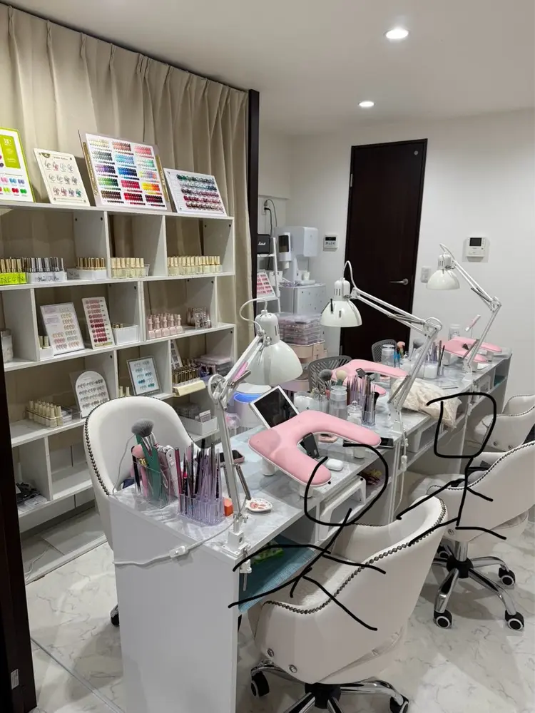 ARIA Nail Beauty 新宿歌舞伎町の内観・外観1