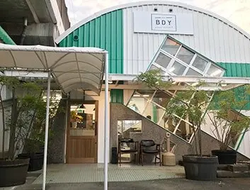 BDYの内観・外観1