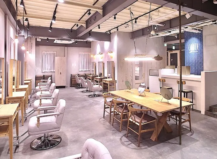 EARTH coiffure beaute 川越店の内観・外観1