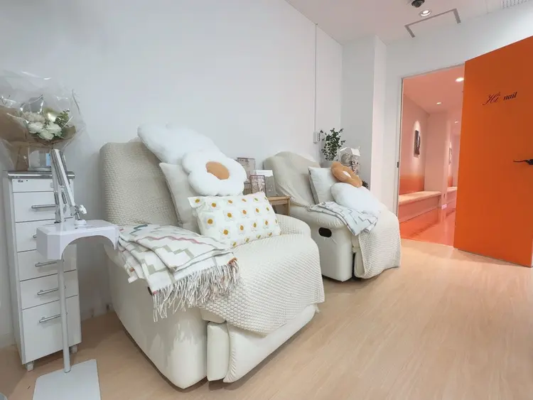 Hi nail SALON池袋の内観・外観3