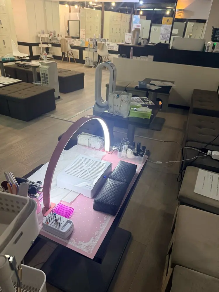 nail salon BONの内観・外観1