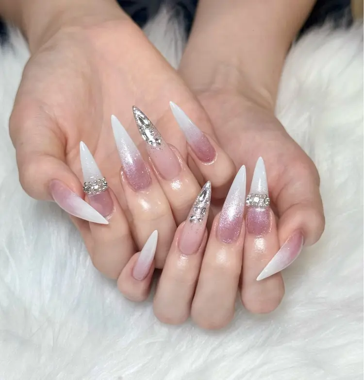 ARIA Nail Beauty 新宿歌舞伎町の内観・外観1