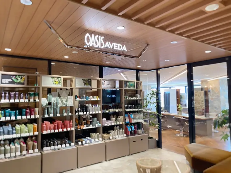 OASIS AVEDA featuring luve heart's And Be（阪急うめだ店）の内観・外観1