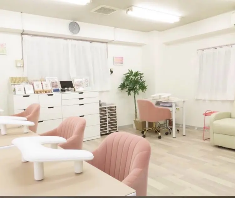 Alice nailの内観・外観1