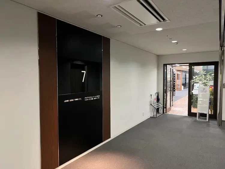 RONISの内観・外観2