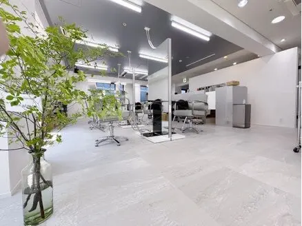 Real心斎橋店の内観・外観1