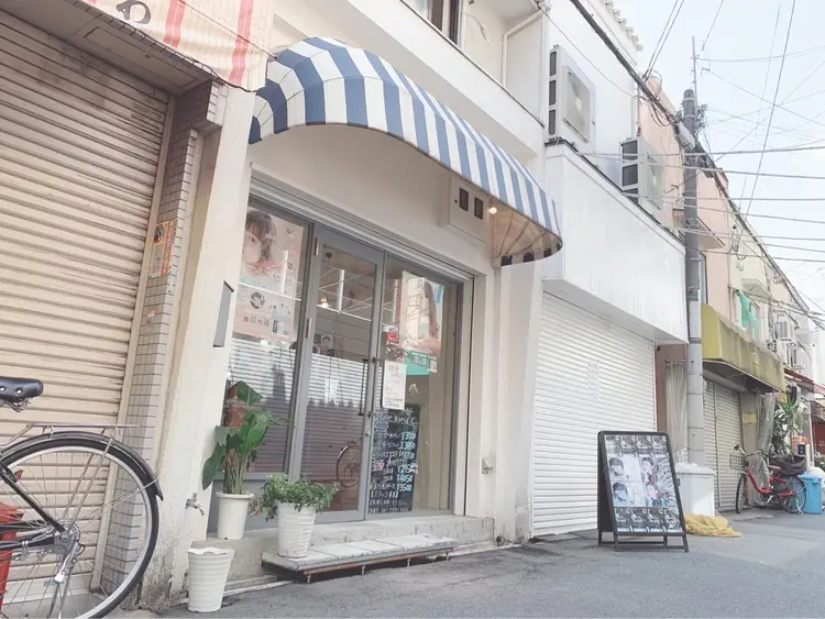 カラーワールドの内観・外観2
