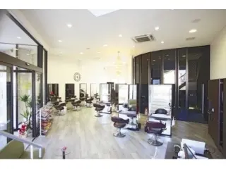VOGUE小牧店の内観・外観2