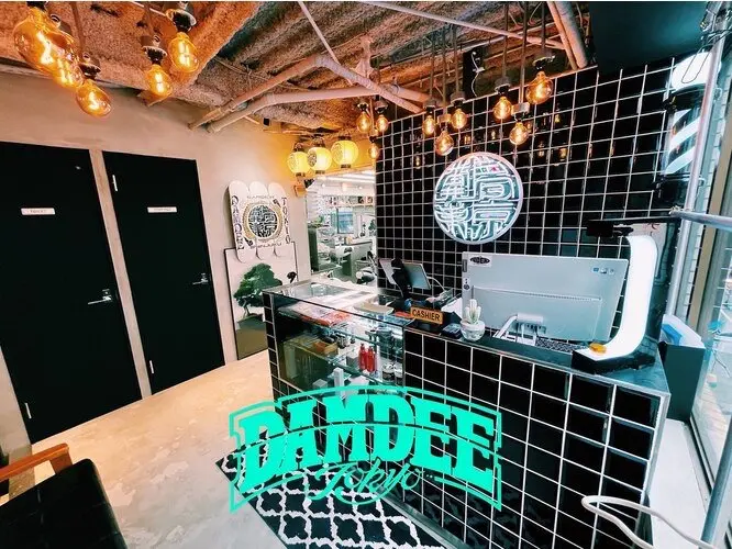 damdee tokyo hair lounge 新宿店の内観・外観1