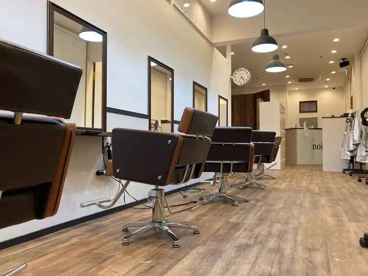 Agu hair noir 桑名店の内観・外観2