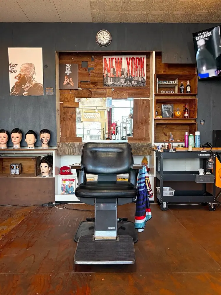 BROS  BARBERSHOPの内観・外観1