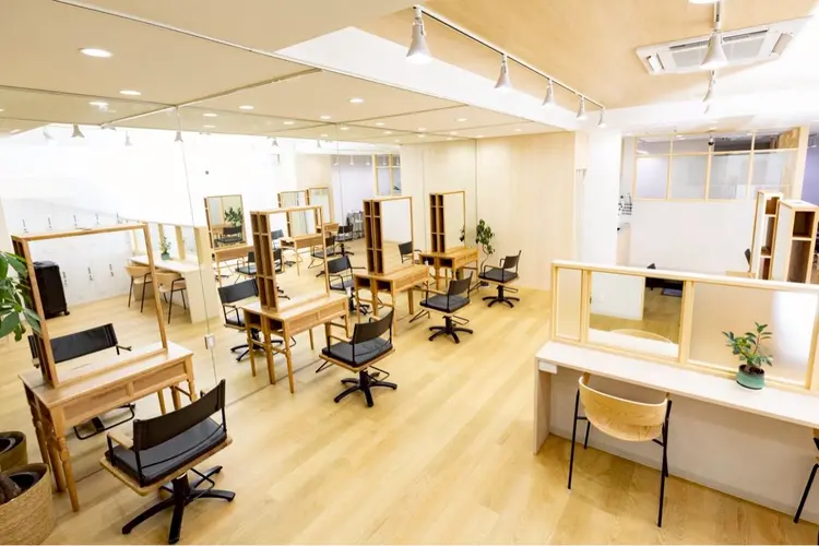 aeru川西能勢口本店の内観・外観2