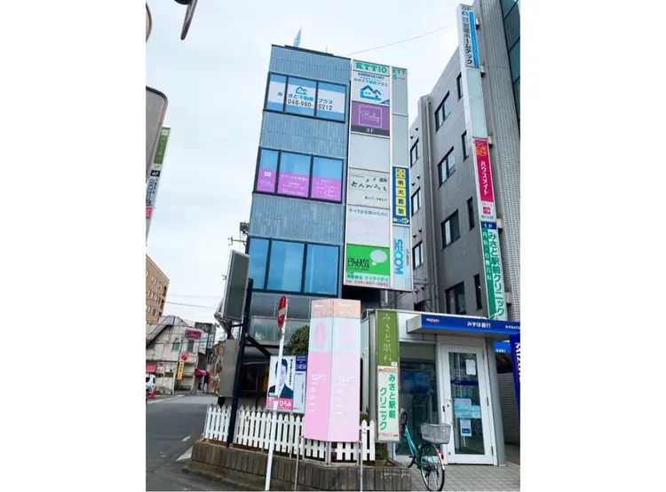 Raby nail&eyelashの内観・外観2