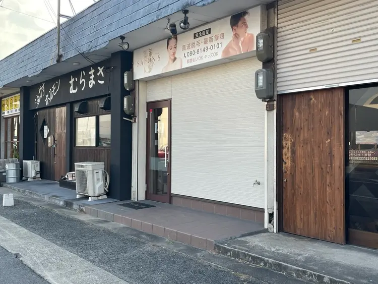 N NAILSの内観・外観2