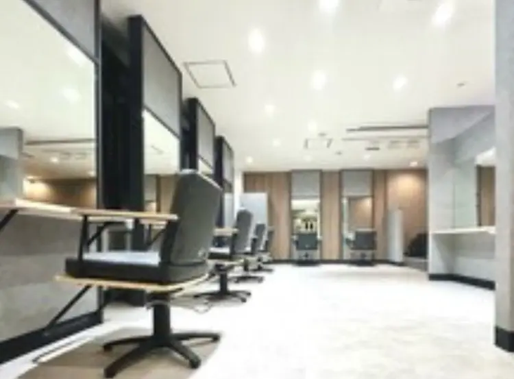 La Bonheur hair Lien 川越店の内観・外観1