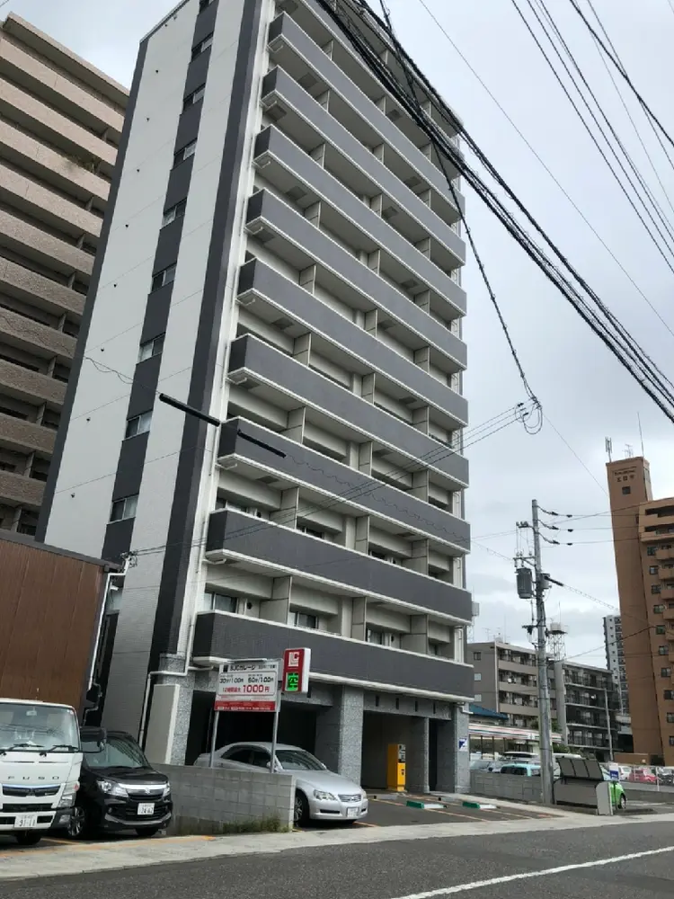 &é(アンドイー)の内観・外観1