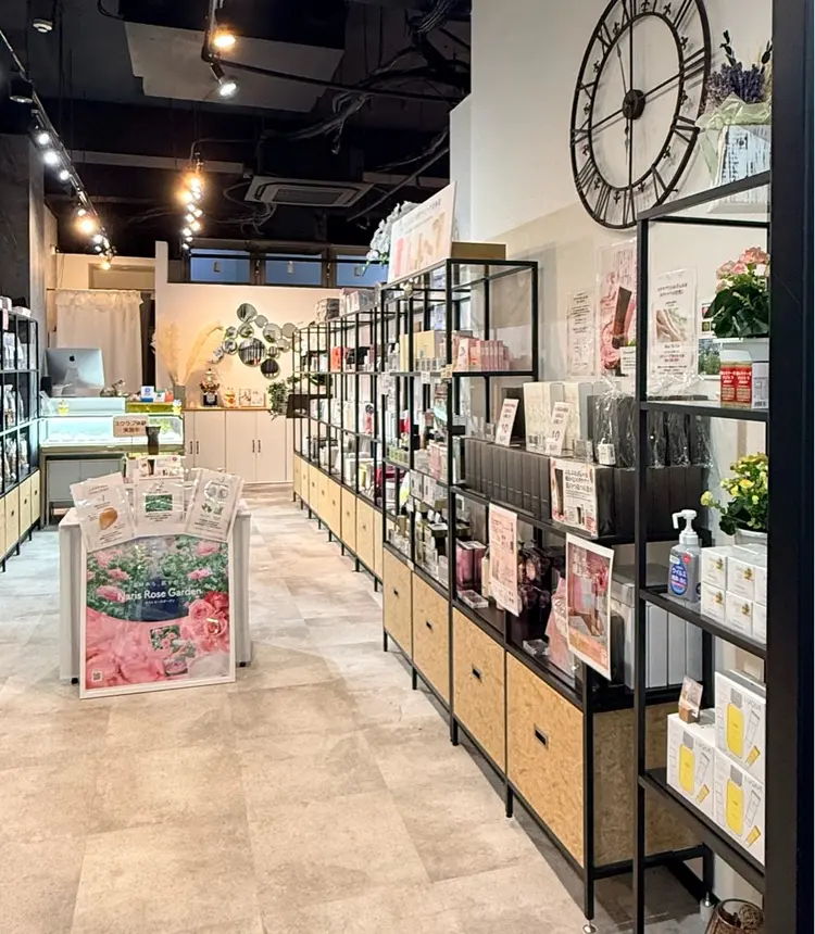 nail&skin care salon Lumieの内観・外観2