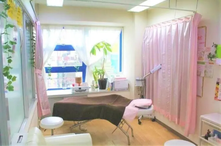 美線 耳つぼダイエット専門サロンの内観・外観2