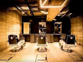 FRANK’S BARBER and BEER　CLUB　日比谷店の内観・外観3