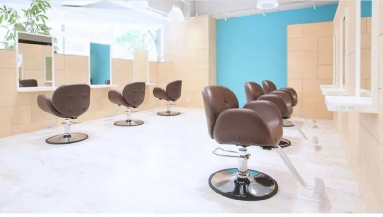 salon LH 金剛店の内観・外観1
