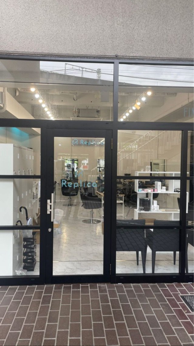 Replica上大岡店の内観・外観2