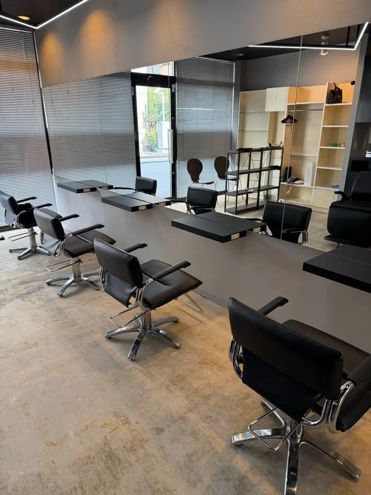 men's hair salon AIRISEの内観・外観3