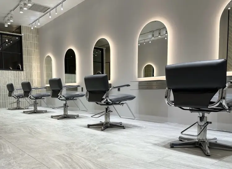 La fith hair fonte 松山銀天街店の内観・外観1