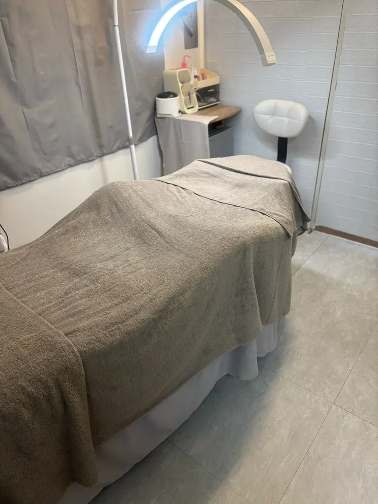 Salon【yuzu.】ﾕｽﾞﾄﾞｯﾄの内観・外観1