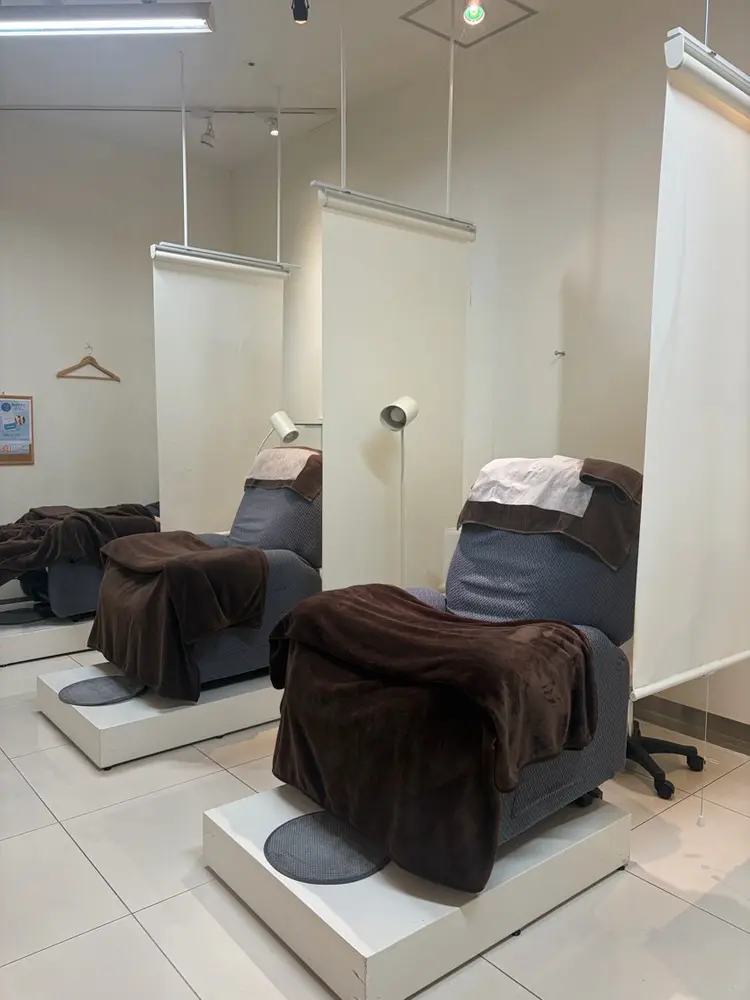 Eyelash Salon Blanc〜まつげエクステと眉の専門美容室〜名古屋パルコ店の内観・外観2