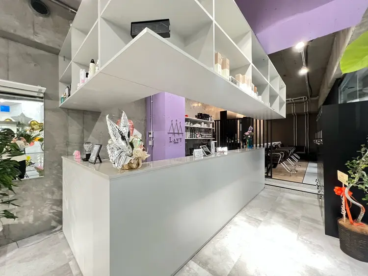 hair studio Zen ～advance～の内観・外観2