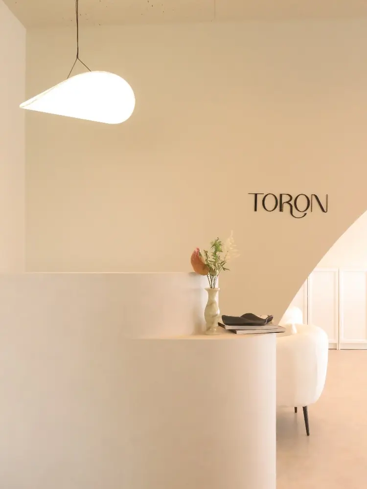 nail salon TORON《於呂店》の内観・外観1