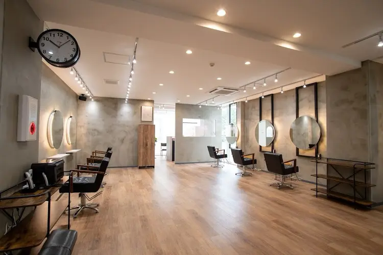 Agu hair re:sの内観・外観1