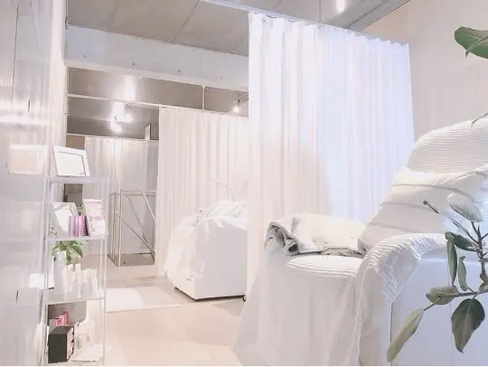 NAZ eyelash&eyebrow by medical salonの内観・外観3