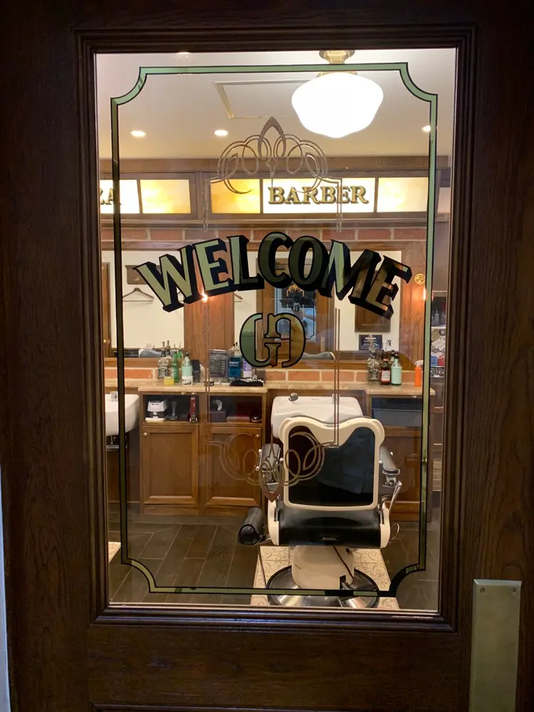 HIROGINZA BARBERSHOP新宿店の内観・外観1