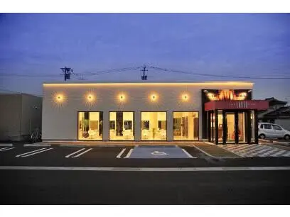 EARTH小松店の内観・外観2