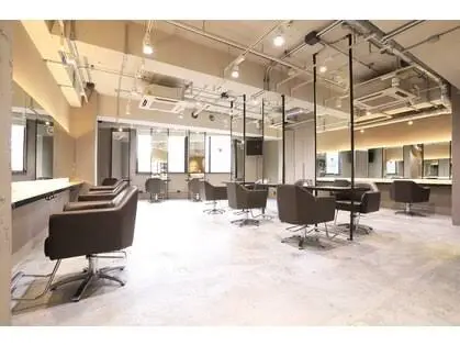 SALOWIN KITAYA PARK前の内観・外観2