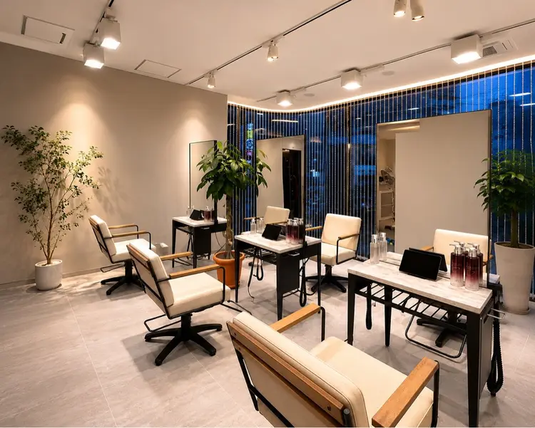 youres hair 熊本下通店の内観・外観1