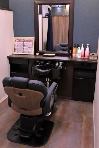 Luxury BARBER Kamingひばりヶ丘店の内観・外観2