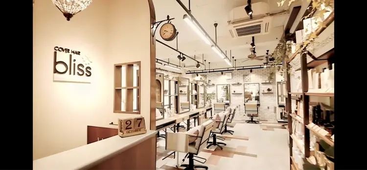 COVERHAIRbliss大宮西口店の内観・外観1