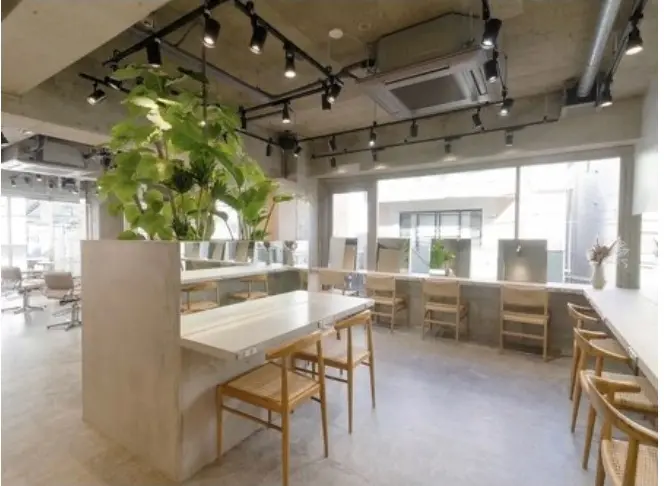 cinq MARKETの内観・外観1