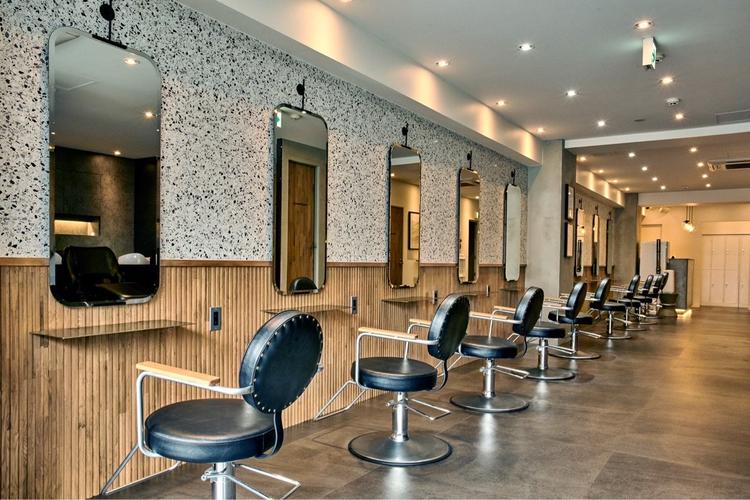 La fith hair charme 渋谷店【ラフィス ヘアー シャルム】の内観・外観2