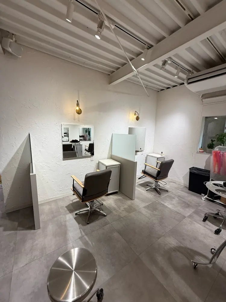 es SALONの内観・外観1